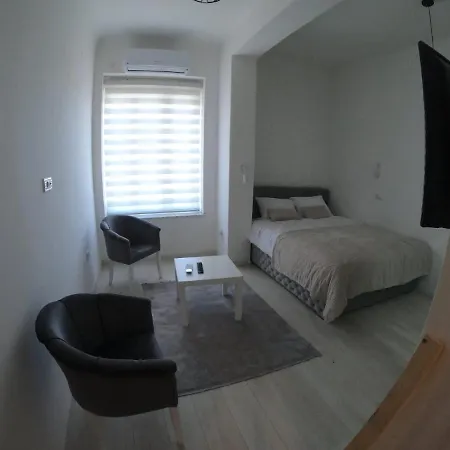 Apartment Centar 2 *